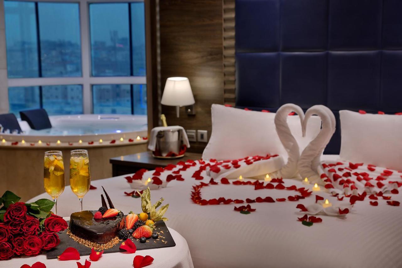 Отель Voco Al Khobar By Ihg Экстерьер фото A honeymoon suite