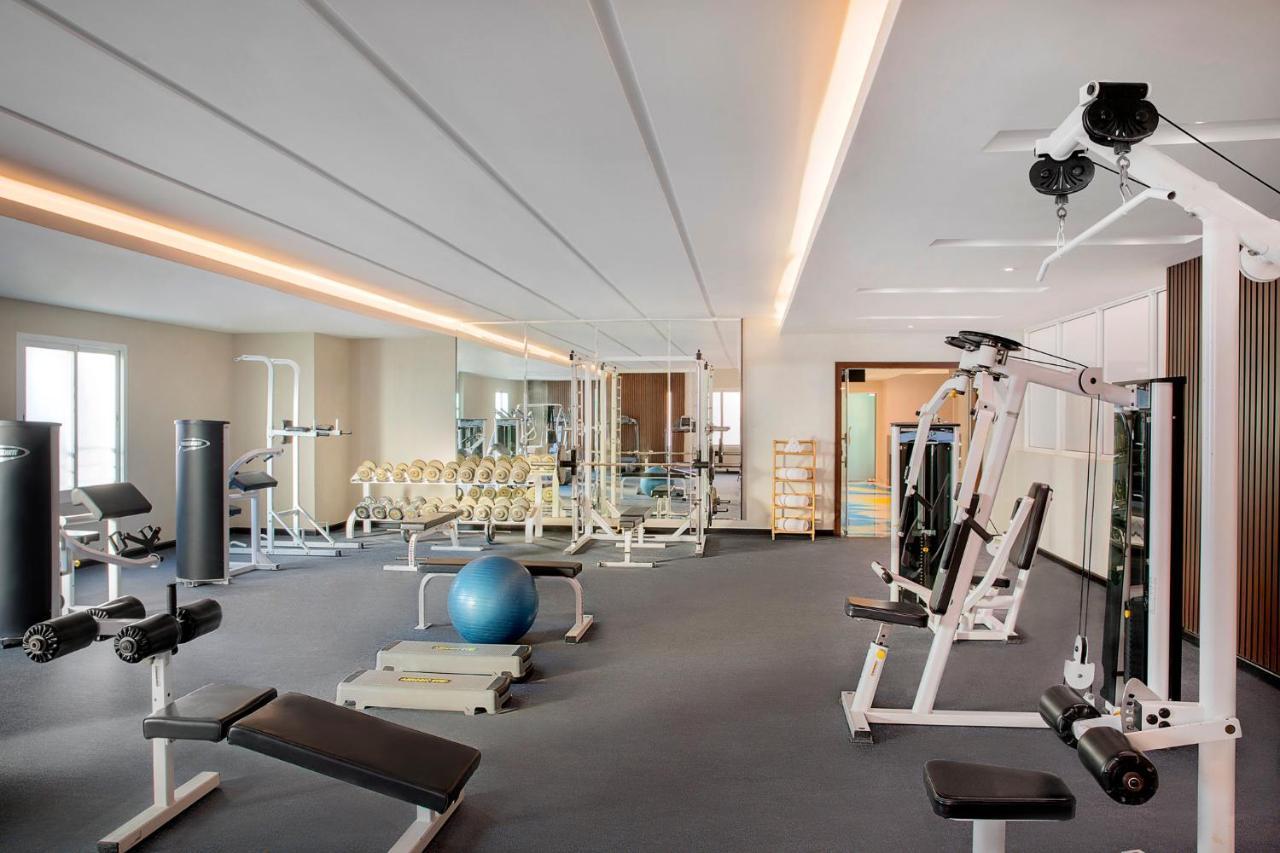 Отель Voco Al Khobar By Ihg Экстерьер фото The gym at the hotel