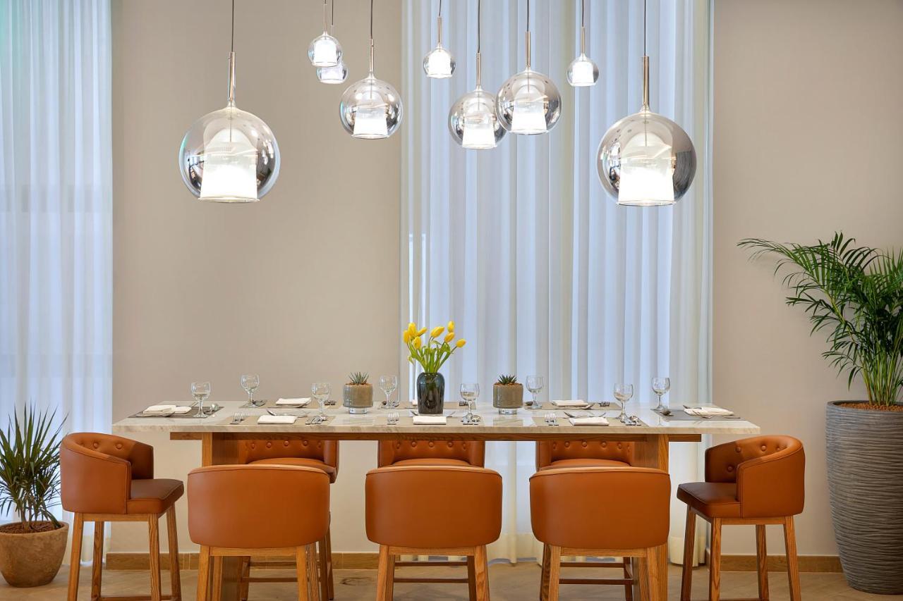 Отель Voco Al Khobar By Ihg Экстерьер фото The dining room at the restaurant